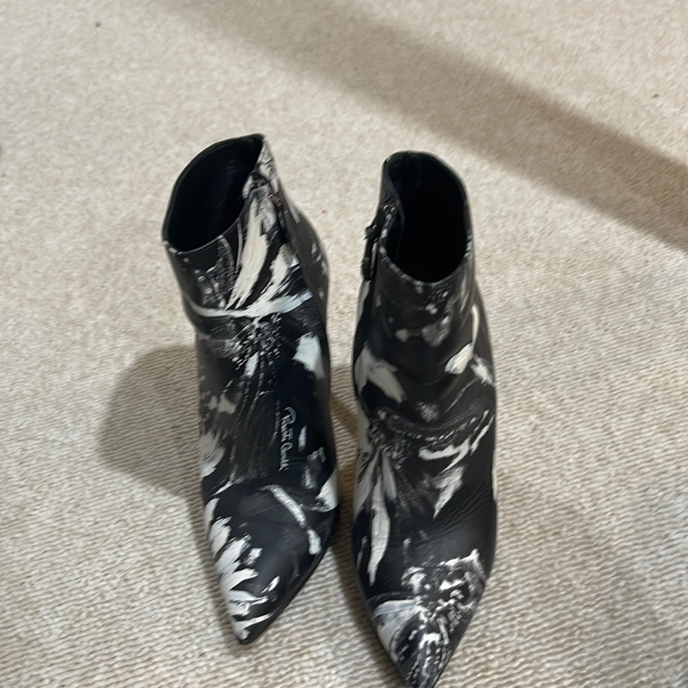 Roberto Cavalli shoe black and white